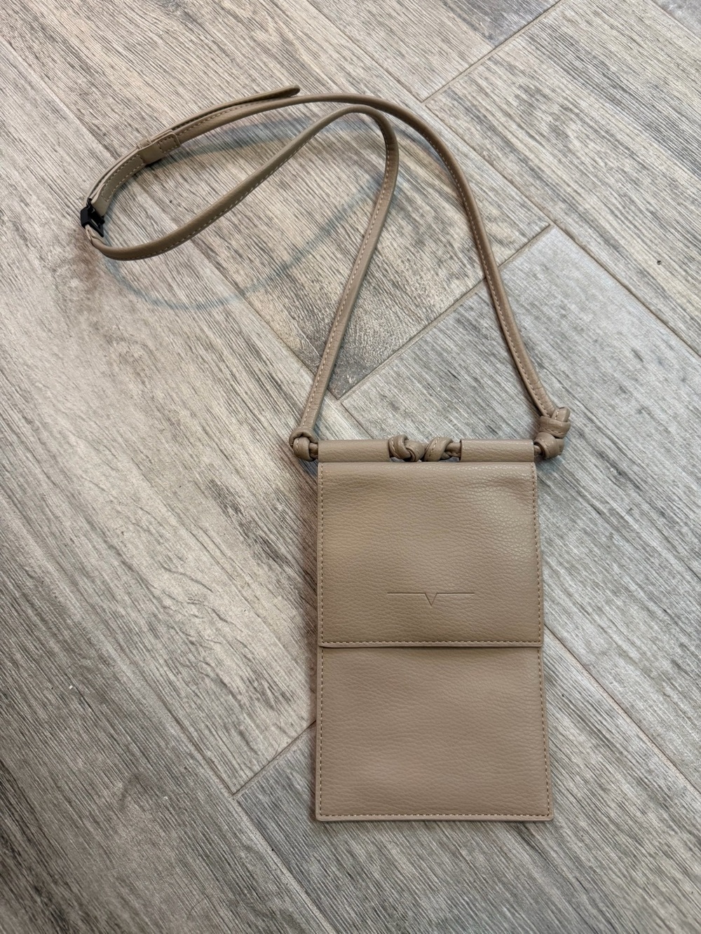VON HOLZHAUSEN Women's Beige Solid Wallet with Logo and Strap Magnetic Closure